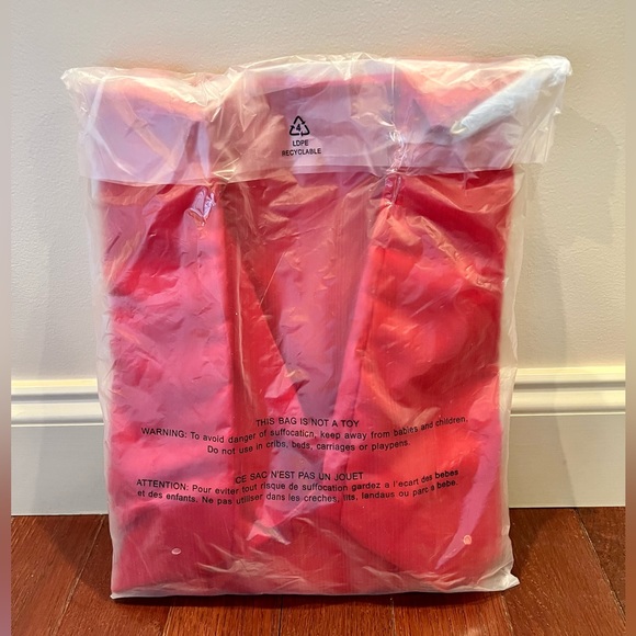 NWT Victoria’s Secret Packable Valentine’s Tote - Picture 10 of 11